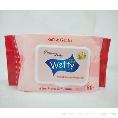 Soft Refreshing Baby est un tissu avec des lingettes humides